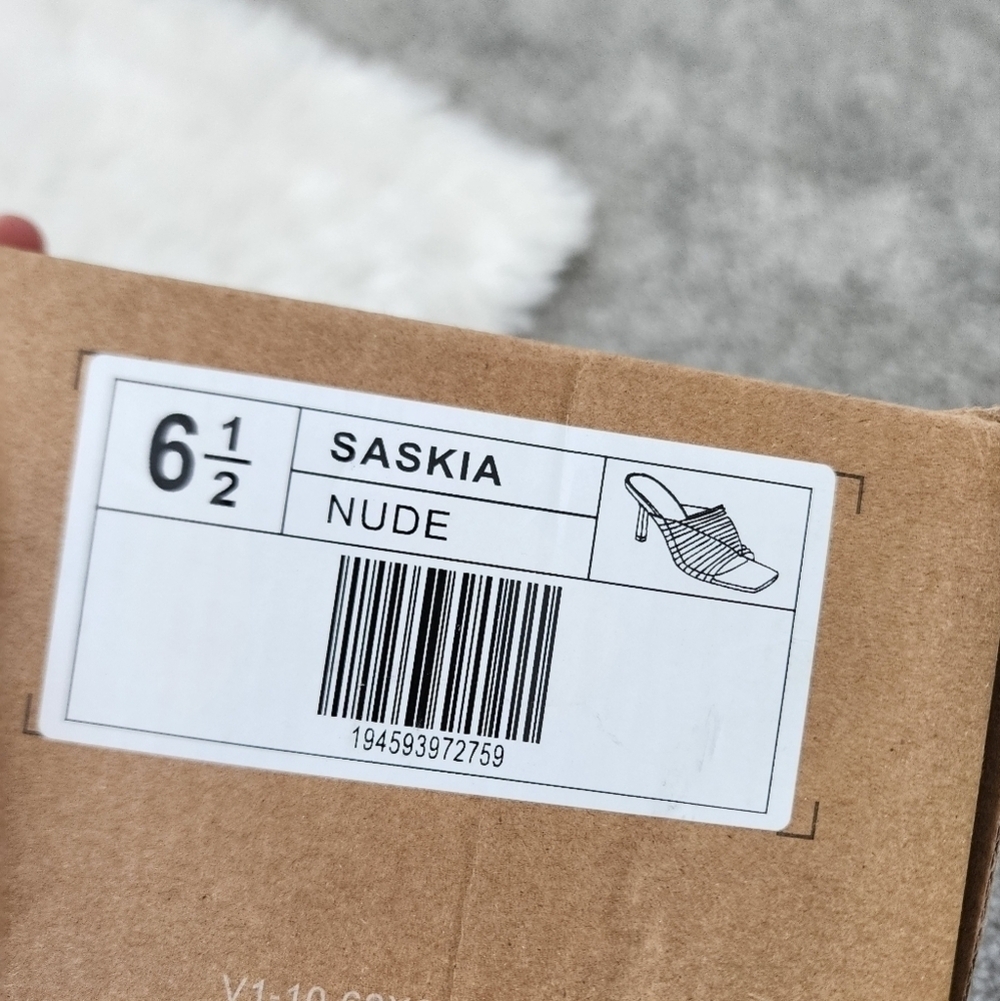 JOURNEE COLLECTION SASKIA HEELED SANDALS. NUDE. Size 6.5. New. -Rock the bold - Picture 5 of 5